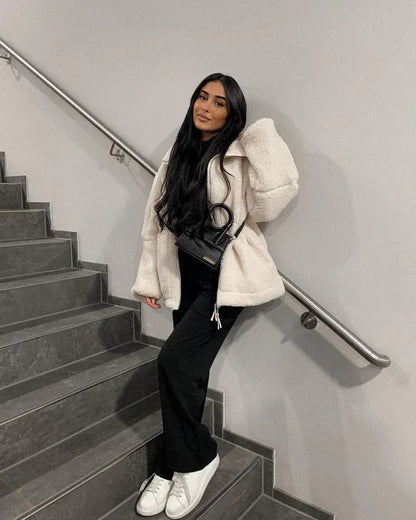 Lara | Abrigo largo de piel suave