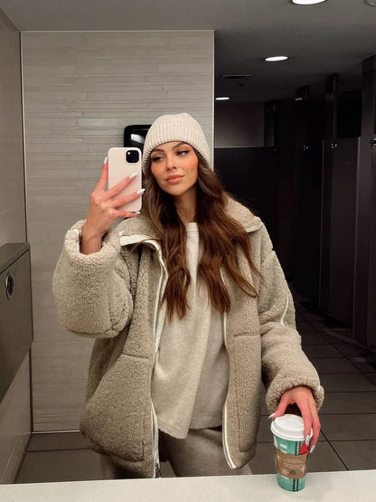 Lara | Abrigo largo de piel suave